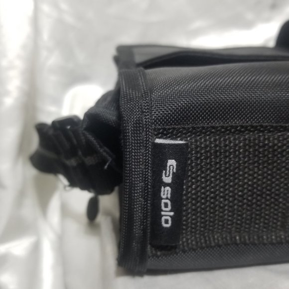 Solo Carrying Case Briefcase for 16" Notebook -Black Used/ Like New - Picture 11 of 16